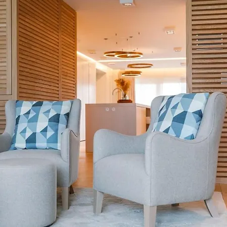 Spacious And Modern For 8 Persons With Parking In Apartamento *