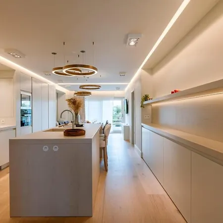 Spacious And Modern For 8 Persons With Parking In Apartamento *